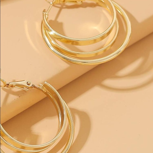 Earrings Earrings - Picture 4 of 6